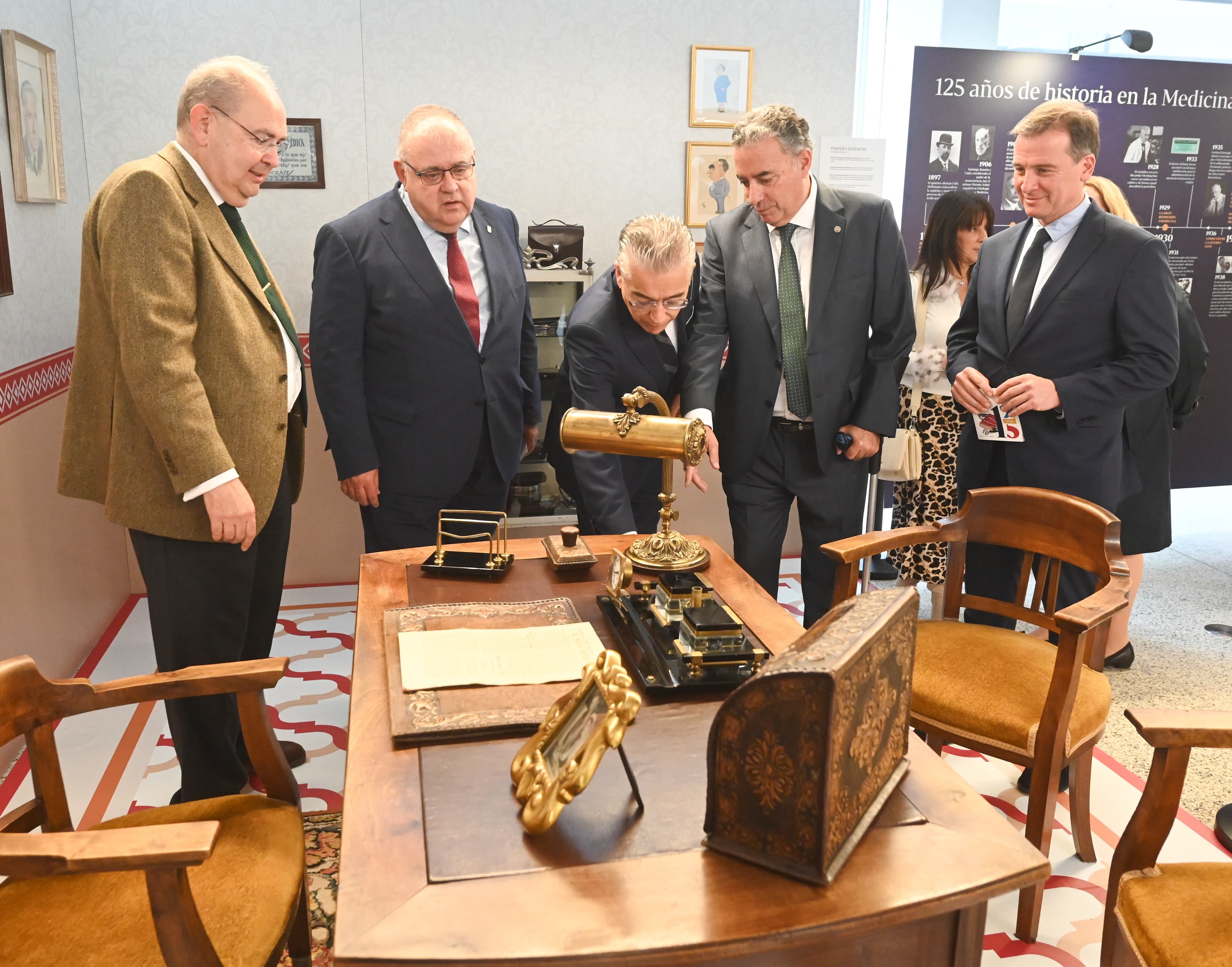 Exposición 125 aniversario colegio de médicos